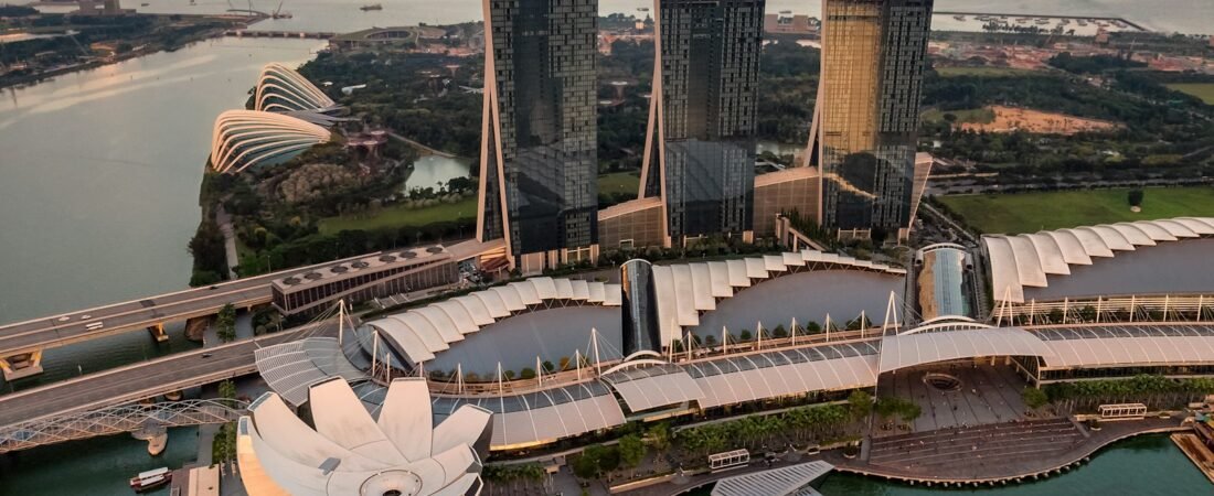 Best Rooftop Pool Hotels in Singapore 2026: Marina Bay Sands, Parkroyal & More