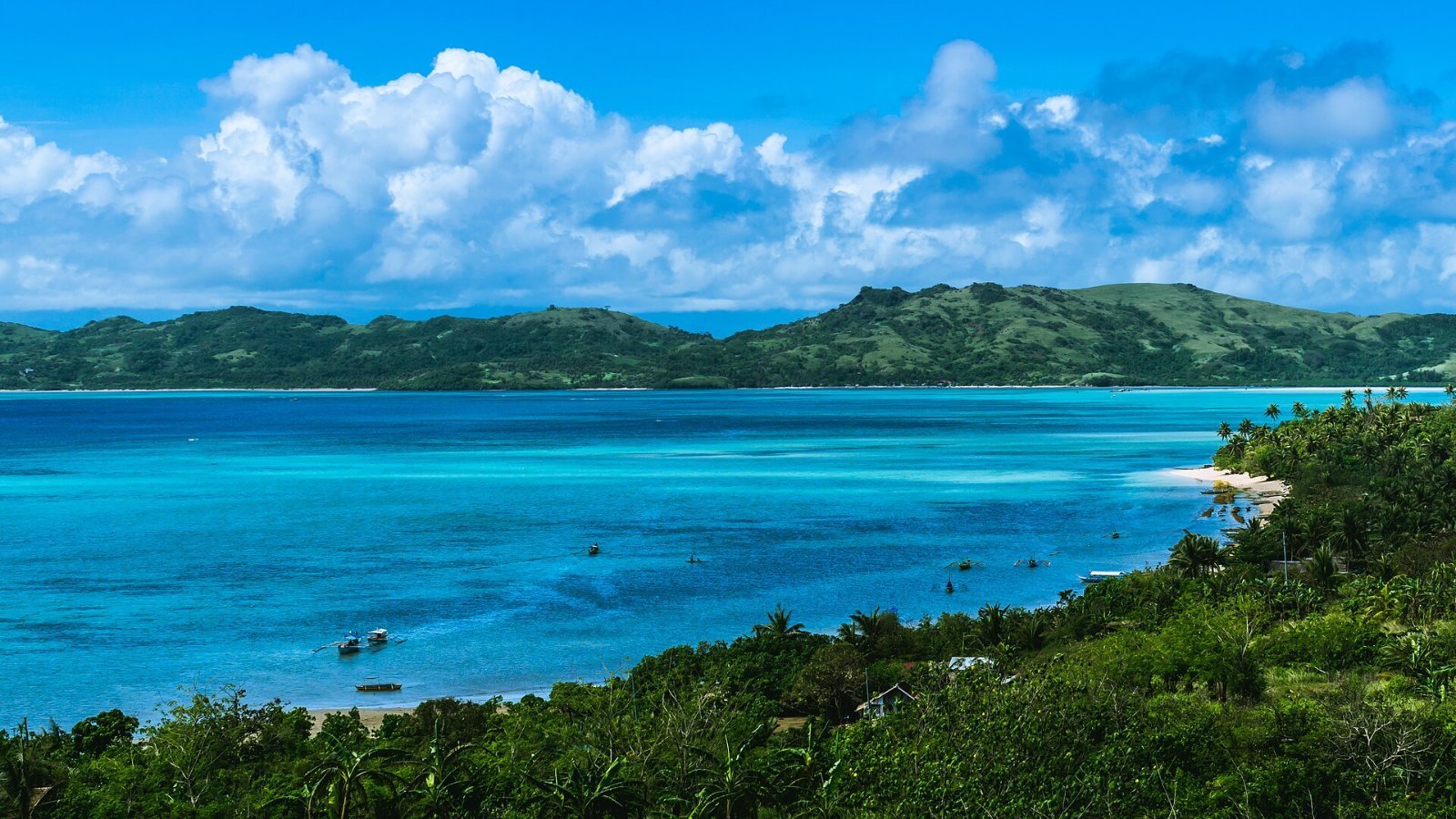 Caramoan Islands Guide: Boutique Stays & Island Hopping