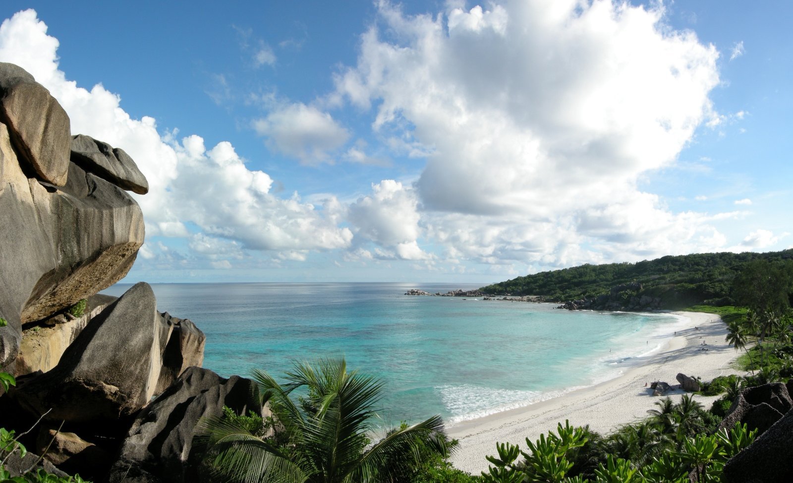 Seychelles vs Maldives 2026: Which Luxury Island Escape Is Right for You?