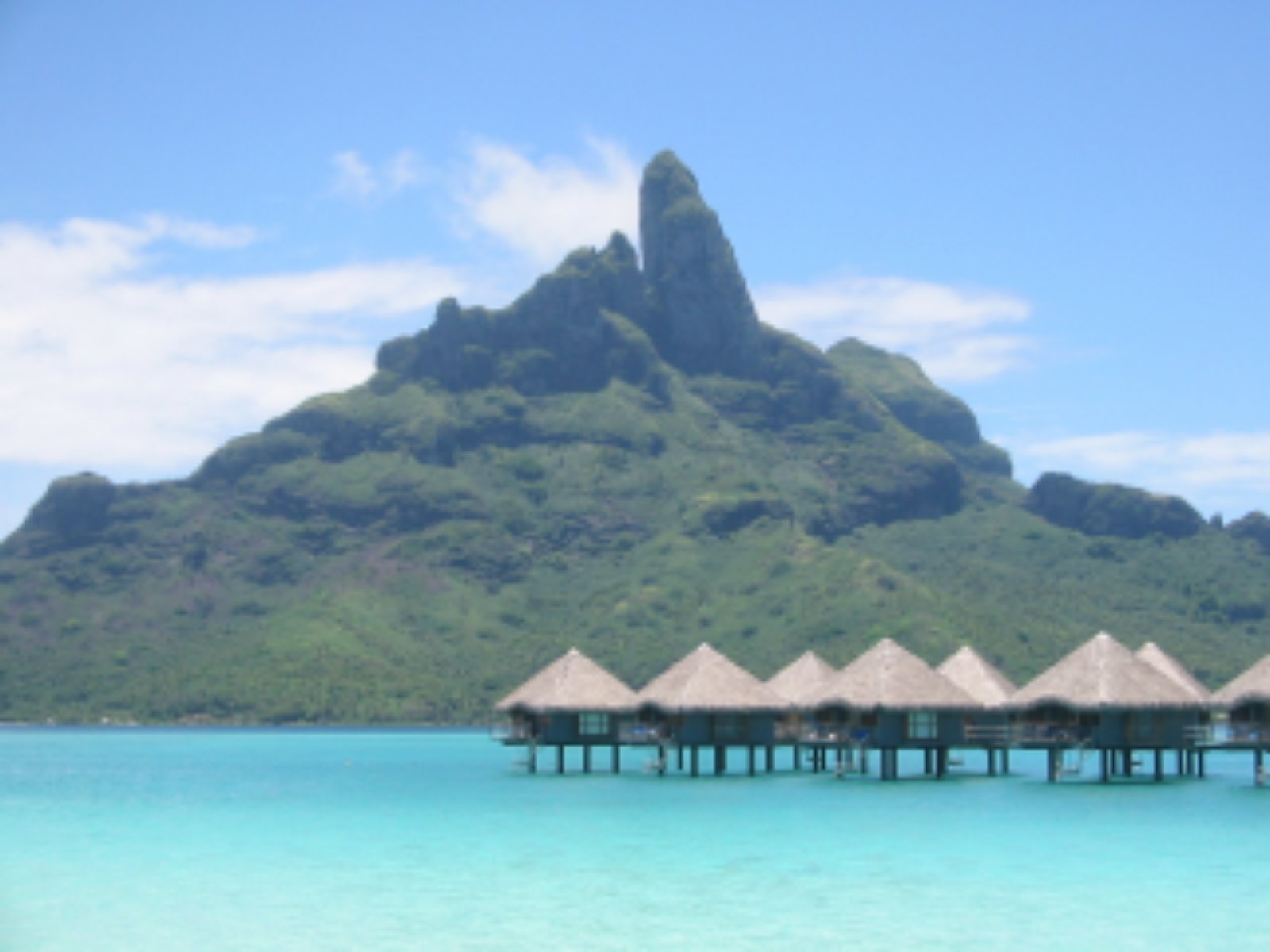 Tahiti vs Bora Bora: Which to Visit in 2026?
