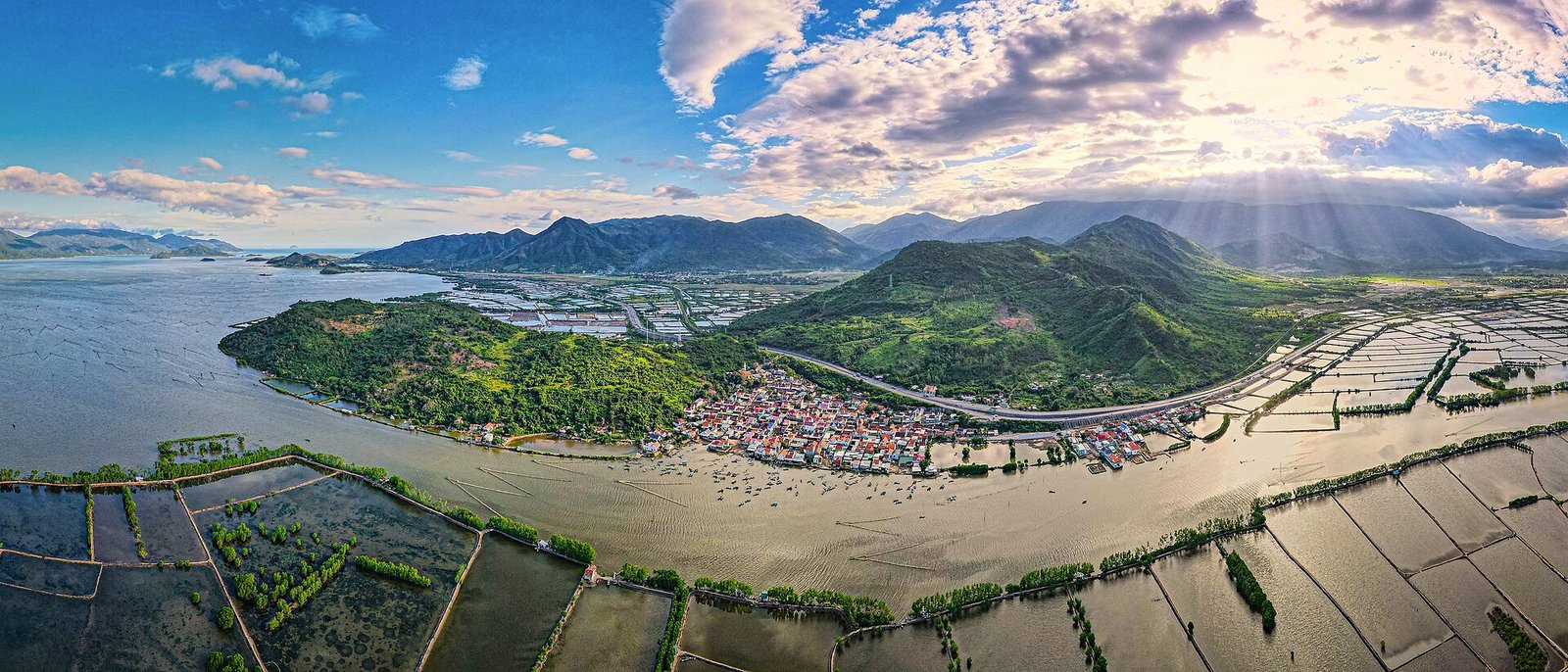 Cam Ranh vs Ninh Van Bay 2026: Which Bay Wins?