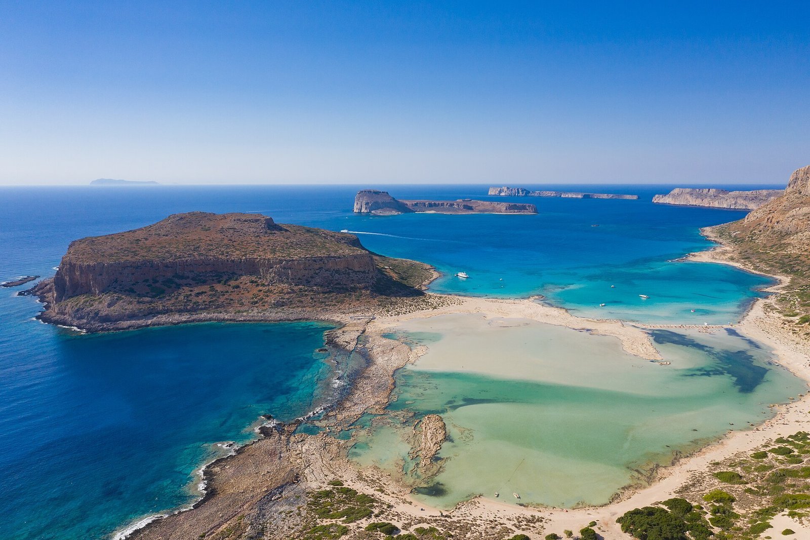 Crete vs Santorini: Which Fits Your 2026 Trip?