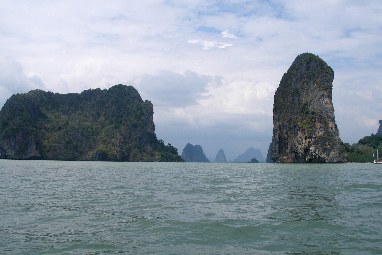 Phang Nga Bay vs Krabi 2026: Where to Stay