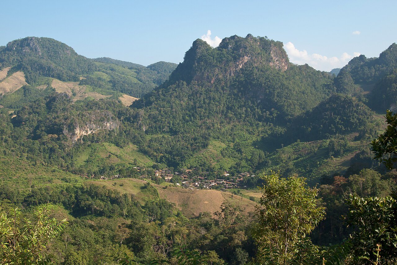 Karst hills of Mae Hong Son · illustrative photograph · Photo: Vyacheslav Argenberg, CC BY 4.0, via Wikimedia Commons