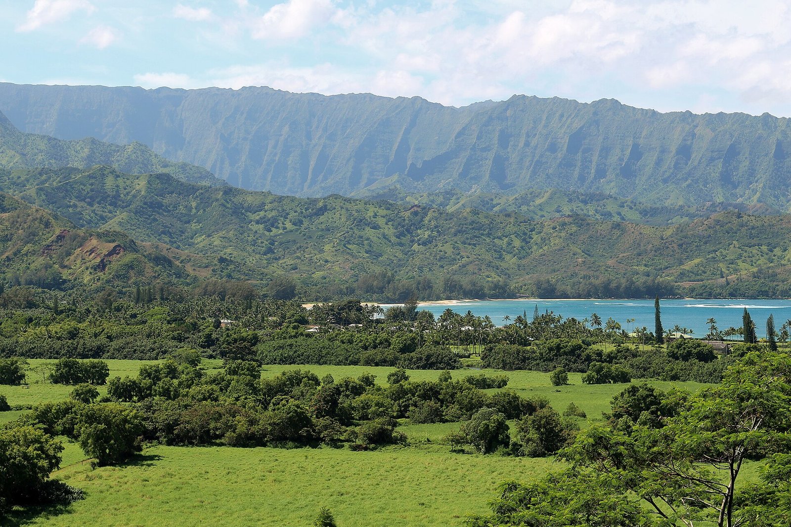 Kauai Honeymoon Guide 2026: Resorts & Romance
