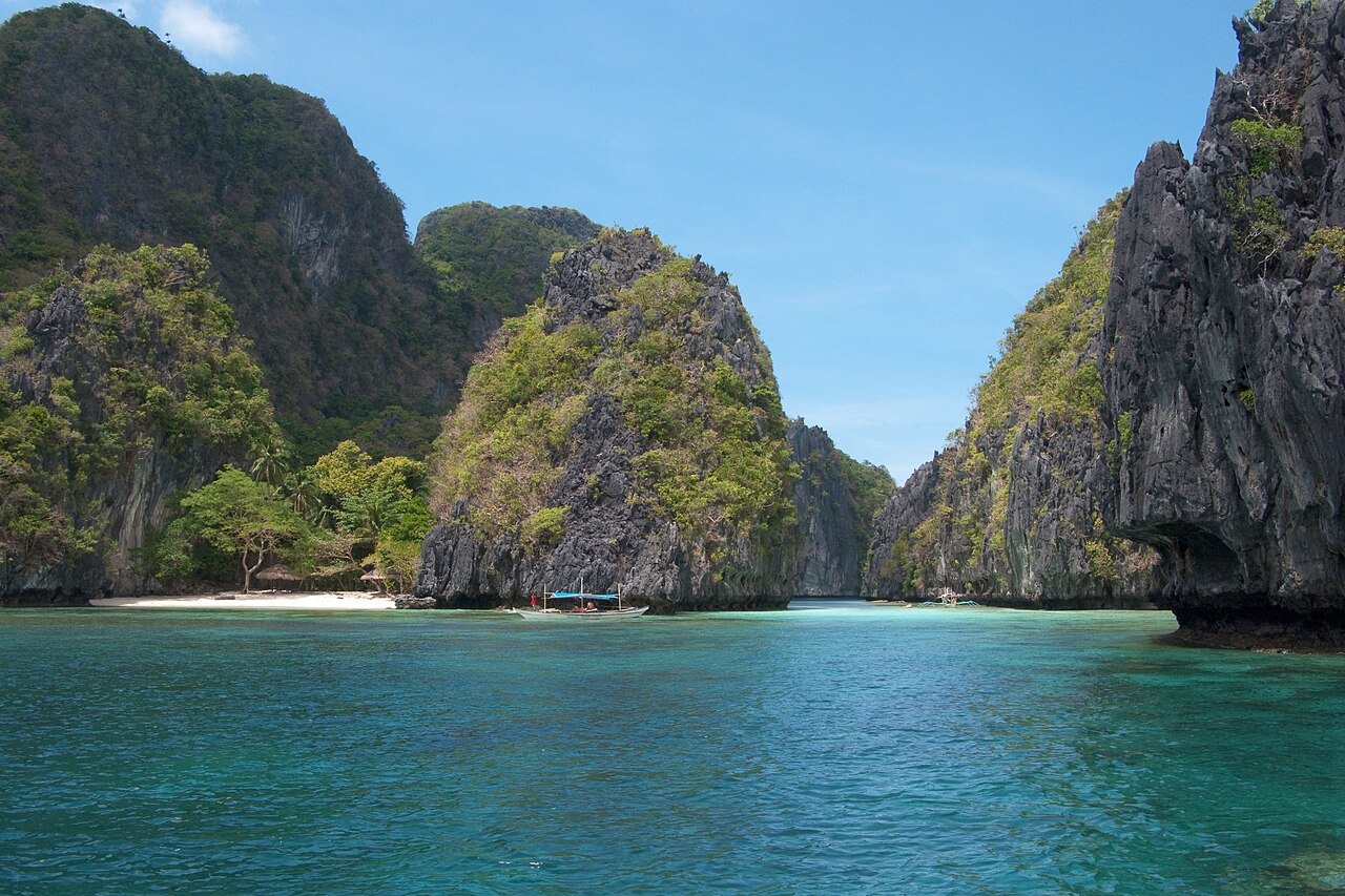 Limestone island in Bacuit Bay, El Nido · illustrative photograph