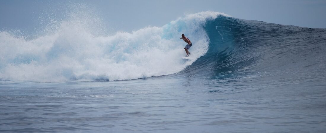 Mentawai vs Siargao: Luxury Surf Trip 2026