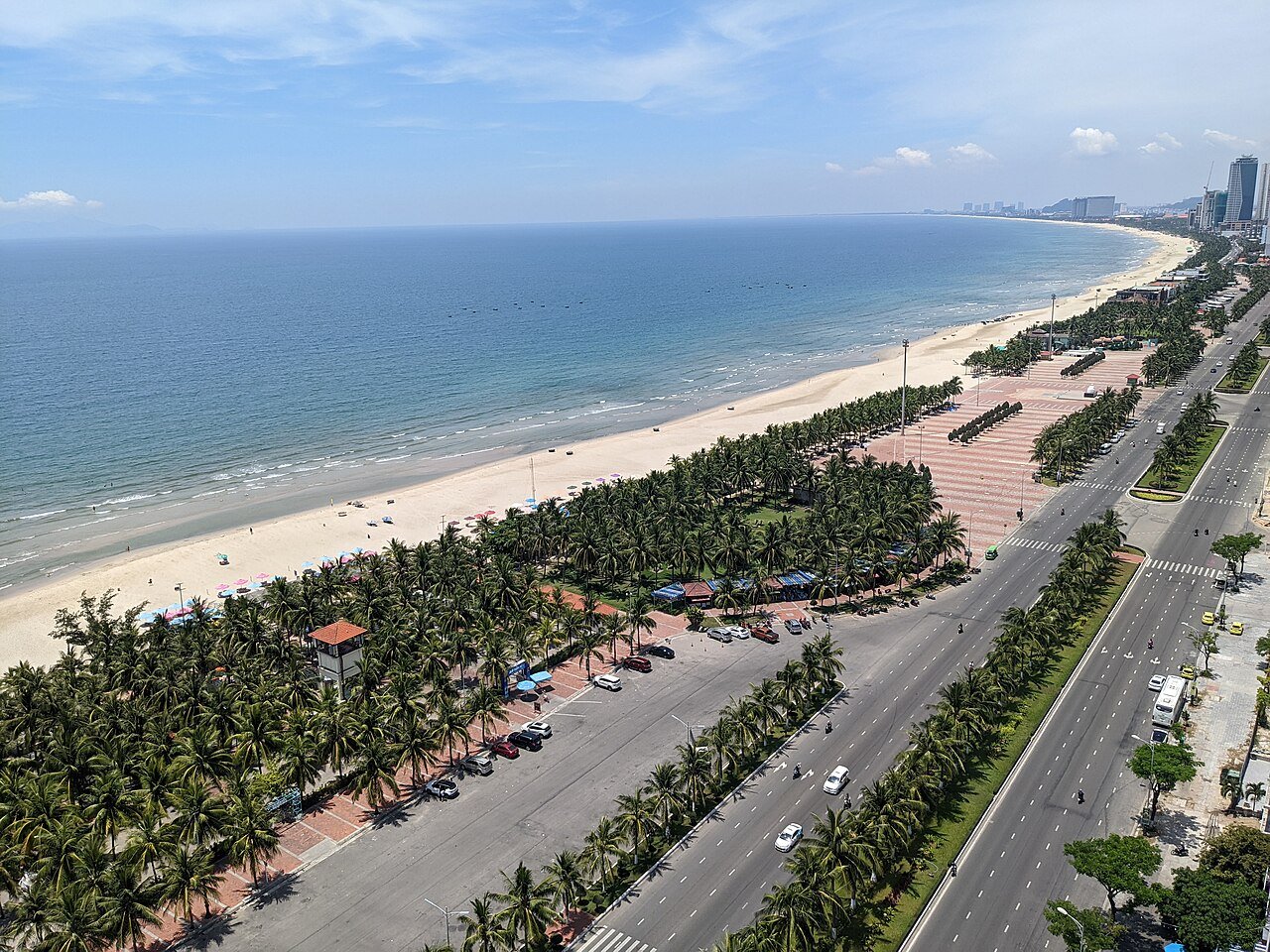 My Khe Beach, Da Nang · illustrative photograph · Photo: Jpatokal, CC BY-SA 4.0, via Wikimedia Commons
