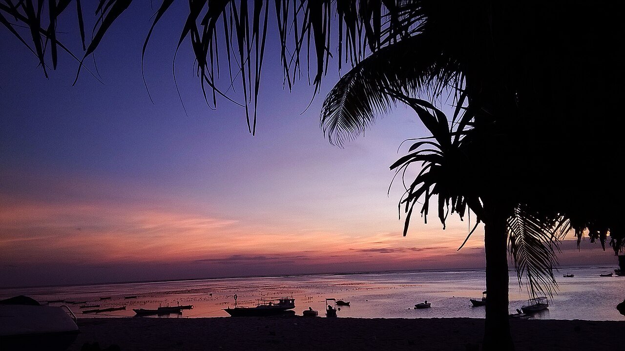 Nemberala sunset, Rote Island · illustrative photograph · Photo: Emus Usboko, CC BY-SA 3.0, via Wikimedia Commons