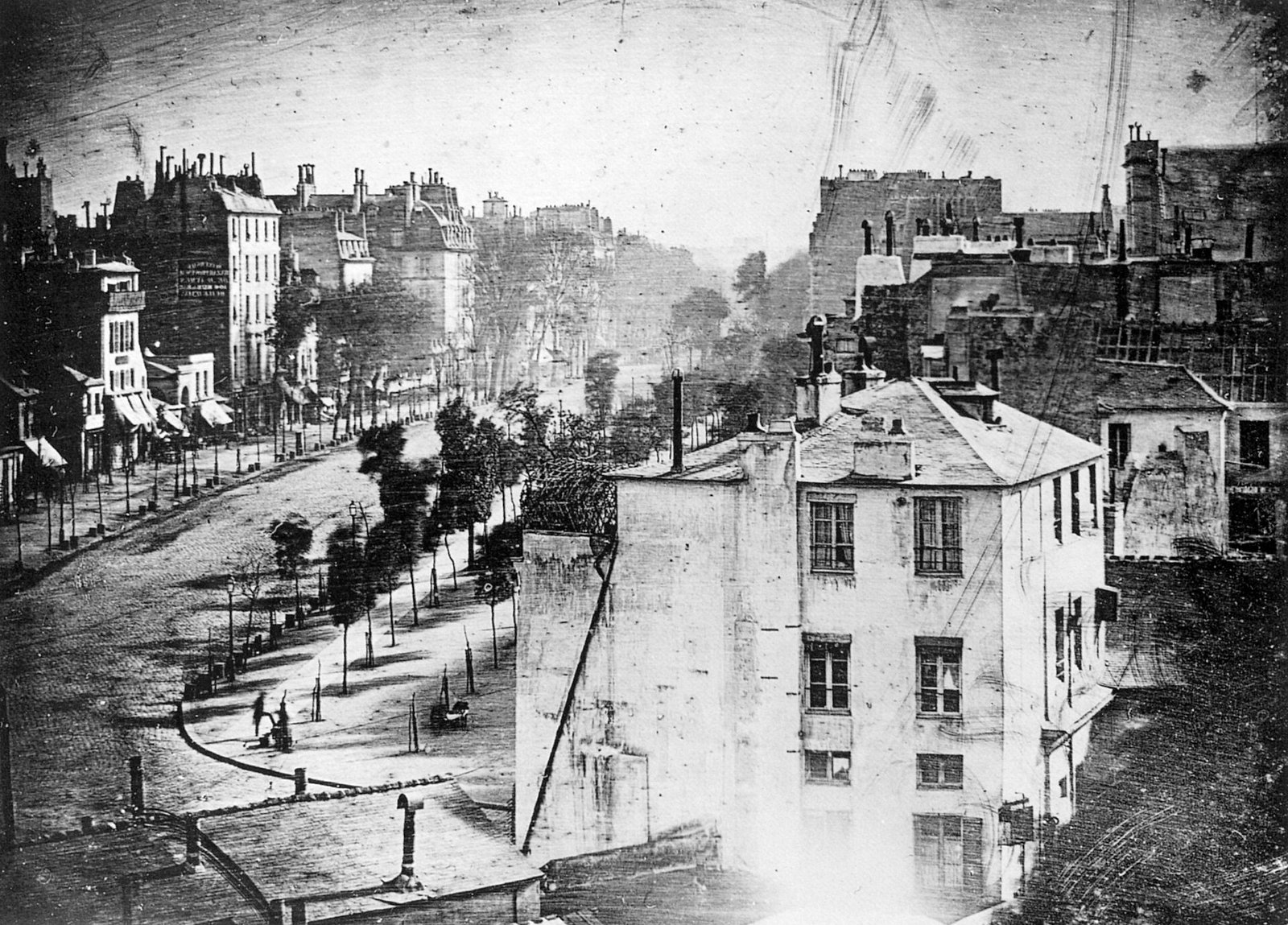Boulevard du Temple, Paris, 3rd arrondissement, Daguerreotype. Made in 1838 by inventor Louis Daguerre, this is believed to be the earliest — Photo: Louis Daguerre, Public domain, via Wikimedia Commons