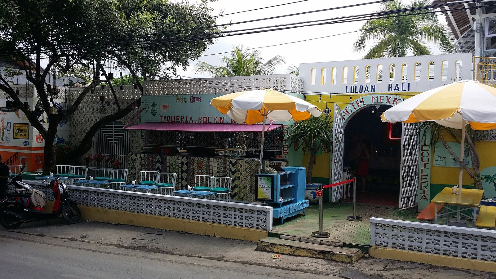 Mexican Motel and Cafe in Seminyak - Bali, Indonesia — Photo: TuRbO_J from Adelaide, Australia, CC BY 2.0, via Wikimedia Commons