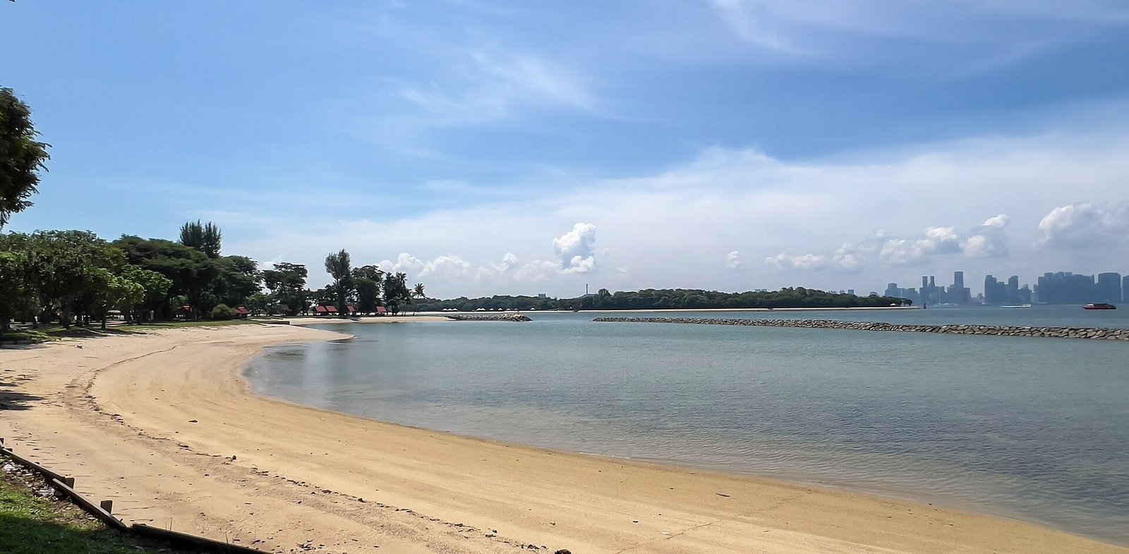 Northbeach on Kusu Island, Singapore — Photo: Stefan Fussan, CC BY-SA 4.0, via Wikimedia Commons