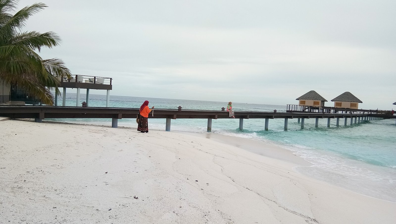 Beautiful Resort in Vadoo Island Maldives — Photo: Yulia Suci Rejeki, CC BY-SA 4.0, via Wikimedia Commons