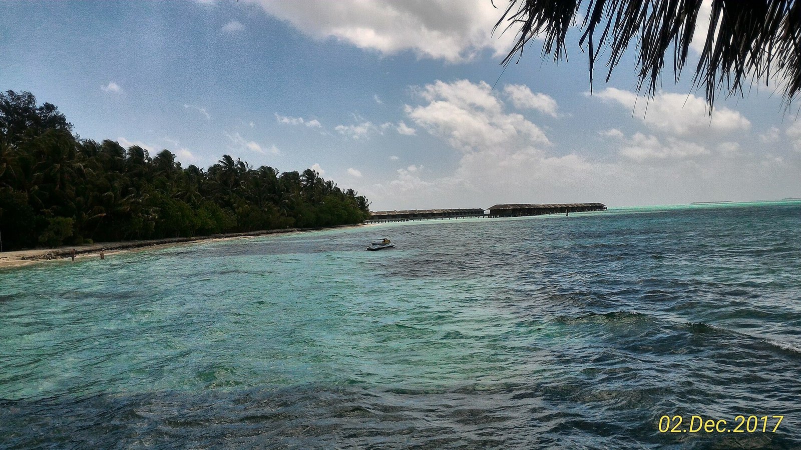 View from the beach at Medhufushi Island Resort in the Maldives — Photo: Priyaflorenceshah, CC BY-SA 4.0, via Wikimedia Commons