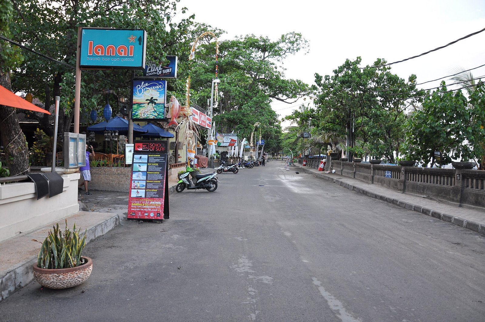 Bali is an island and province of Indonesia. The province includes the island of Bali and a few smaller neighbouring islands, notably Nusa P — Photo: Jorge Láscar from Melbourne, Australia, CC BY 2.0, via Wikimedia Commons