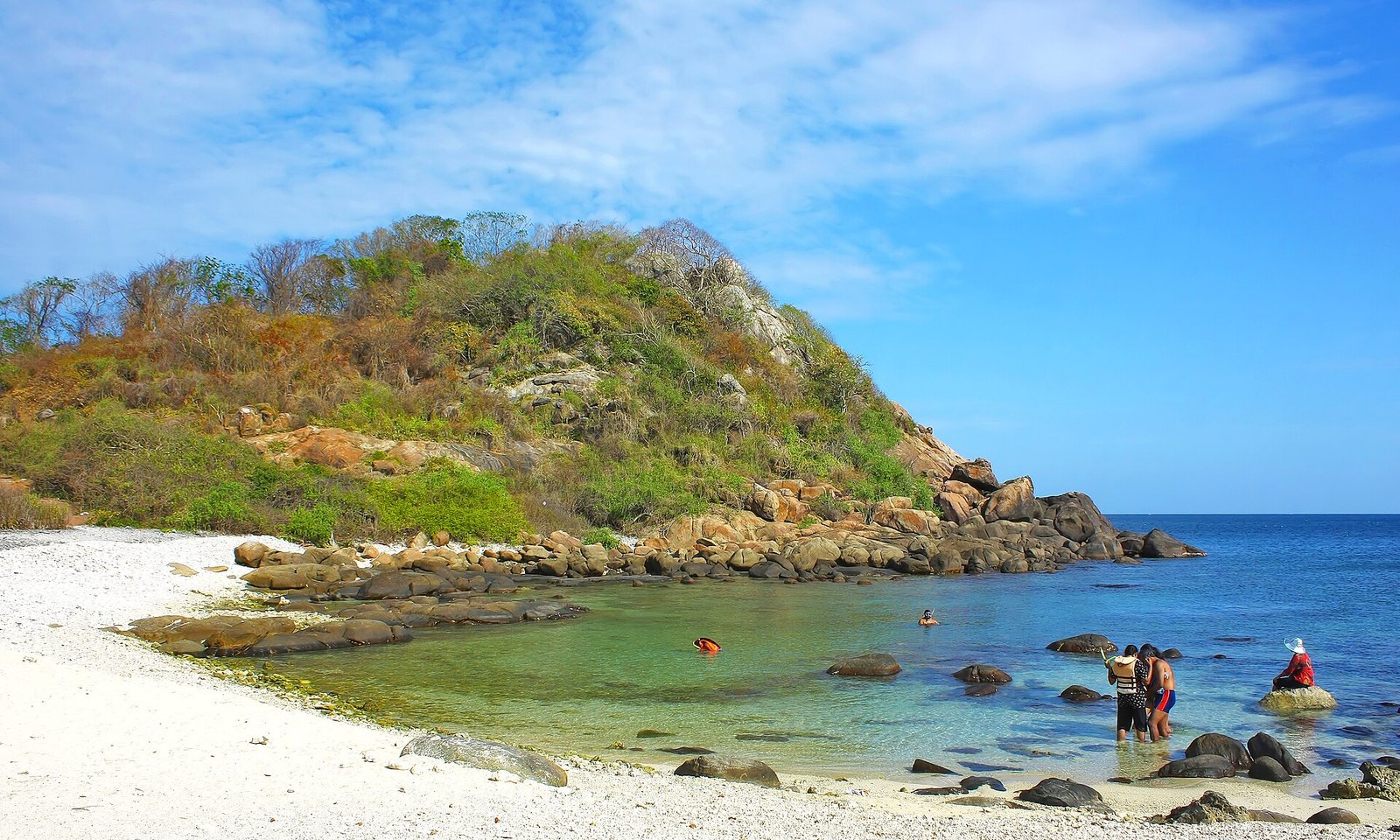 Pigeon Island National Park, main rock in northwest — Photo: AntanO, CC BY-SA 4.0, via Wikimedia Commons