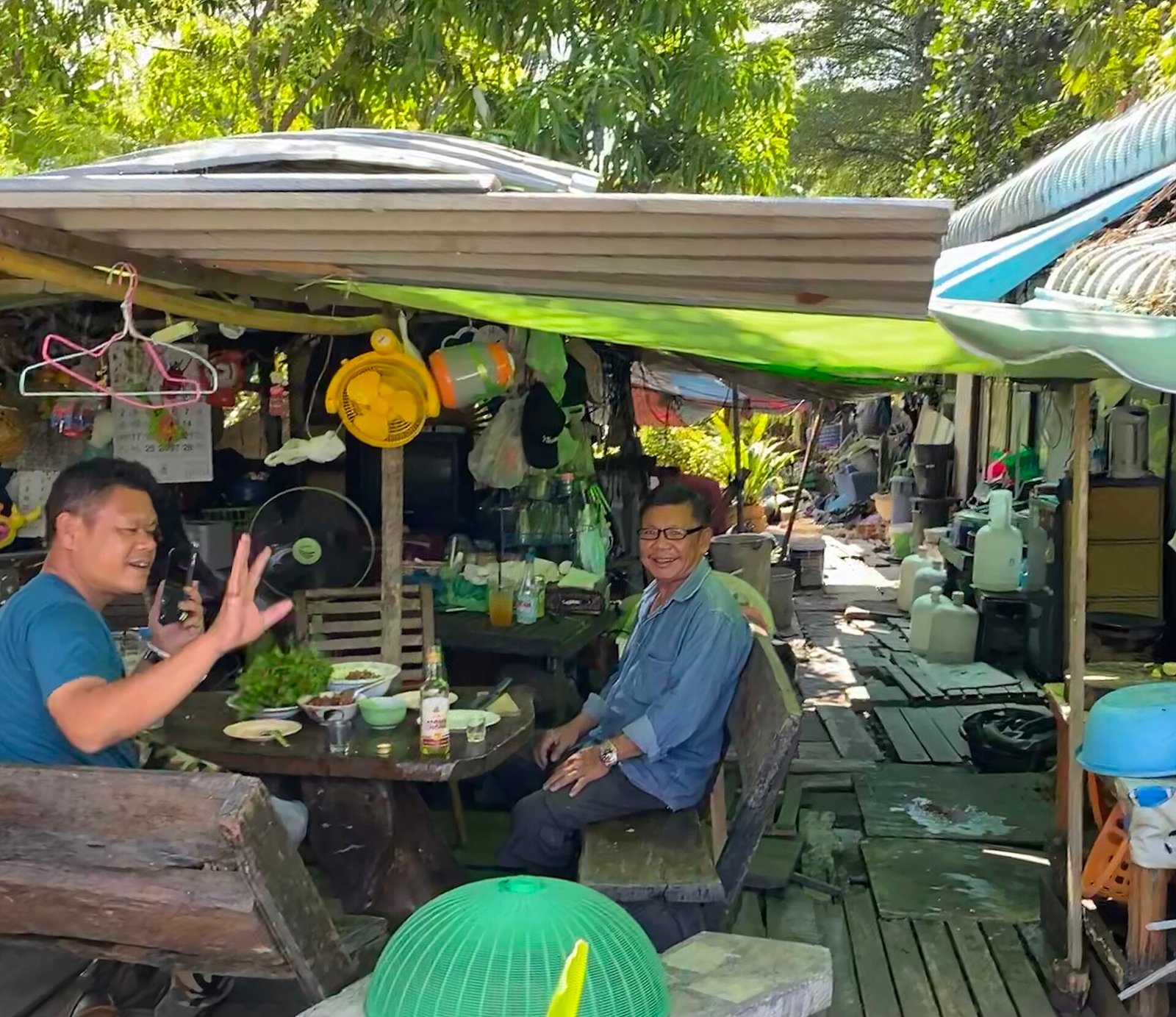 happy locals — Photo: Sharon Hahn Darlin, CC BY 2.0, via Wikimedia Commons