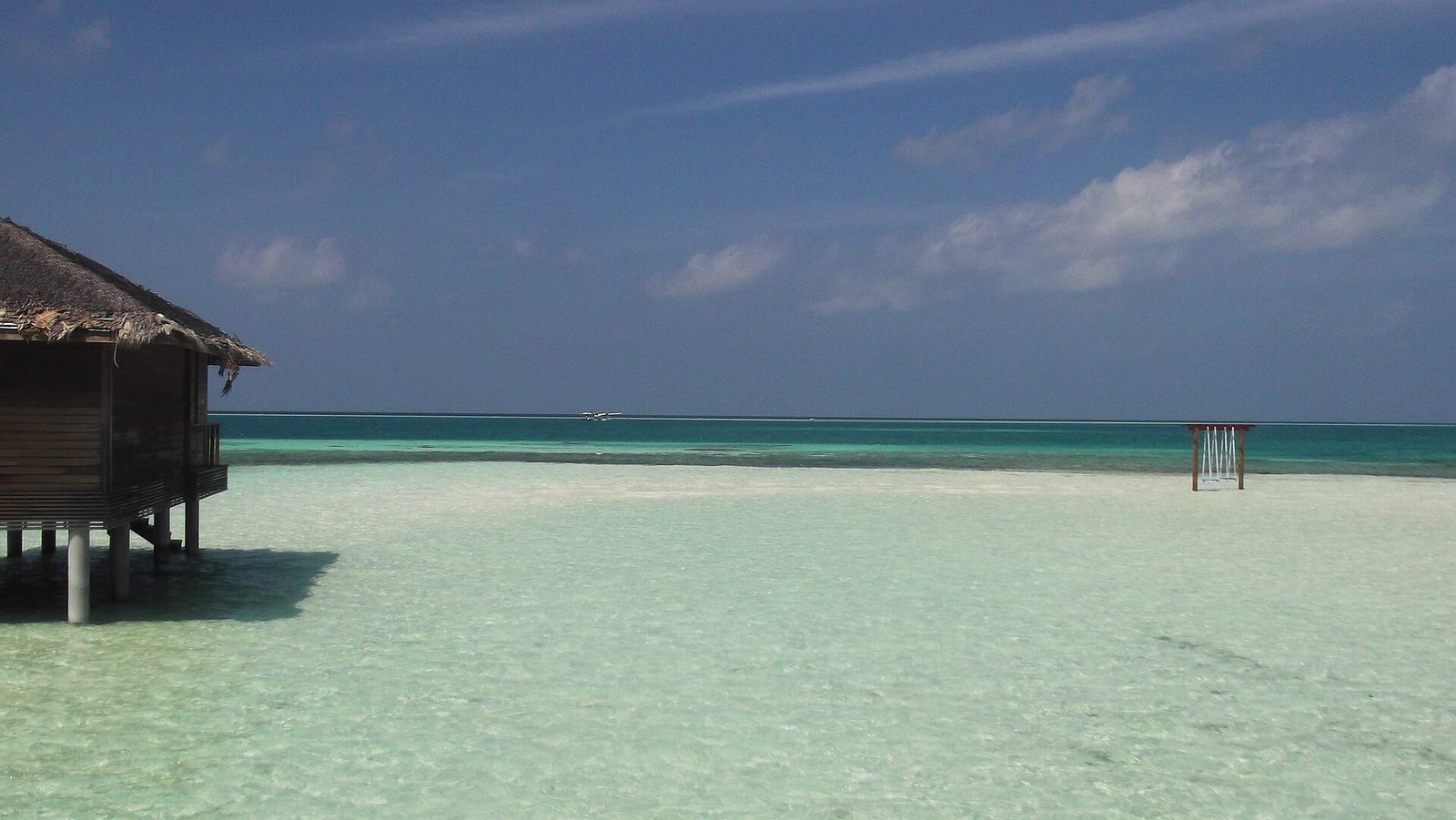 Beach at Medhufushi Island Resort in the Maldives — Photo: Priyaflorenceshah, CC BY-SA 4.0, via Wikimedia Commons