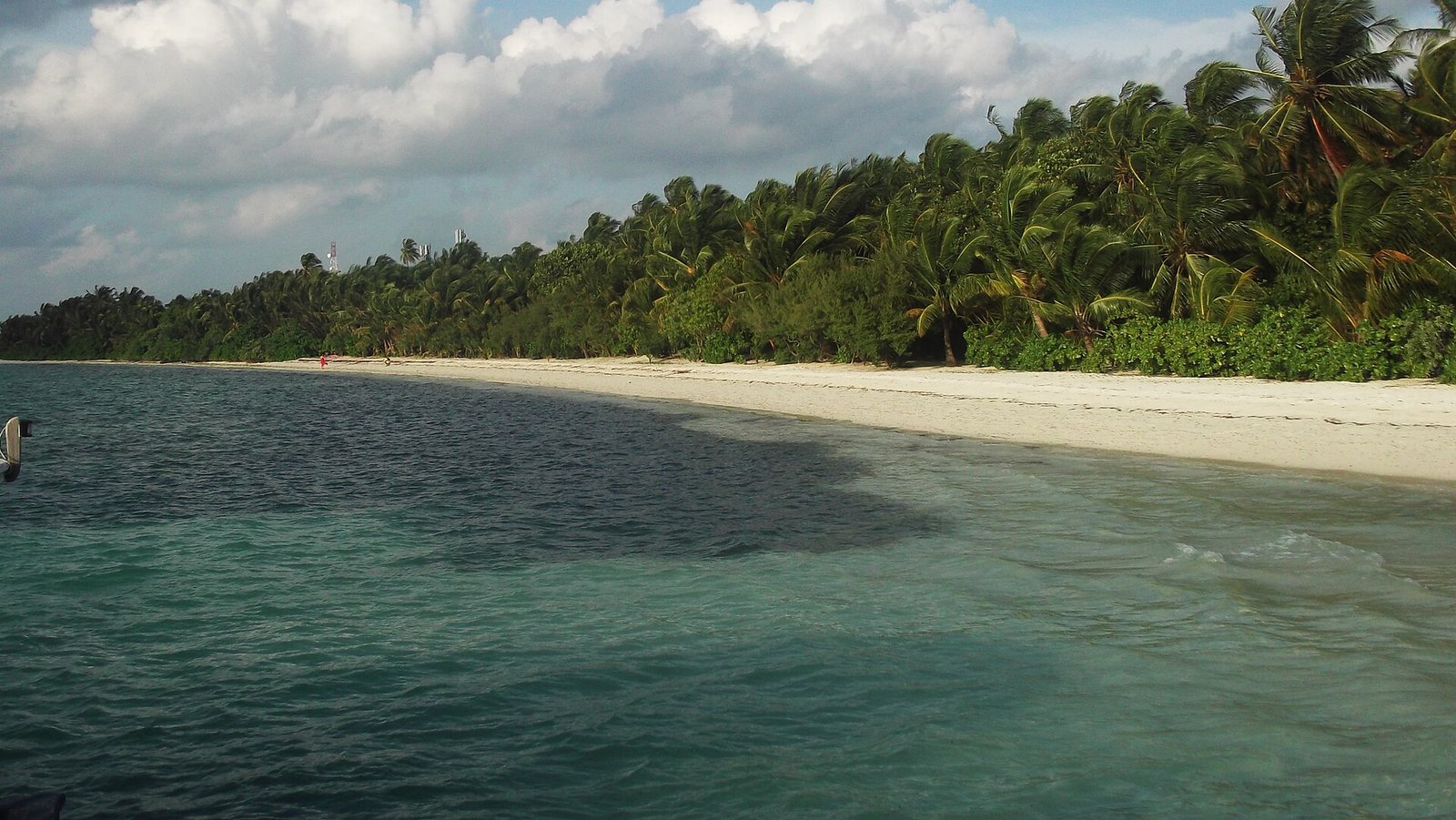 Beach at Medhufushi Island Resort in the Maldives — Photo: Priyaflorenceshah, CC BY-SA 4.0, via Wikimedia Commons