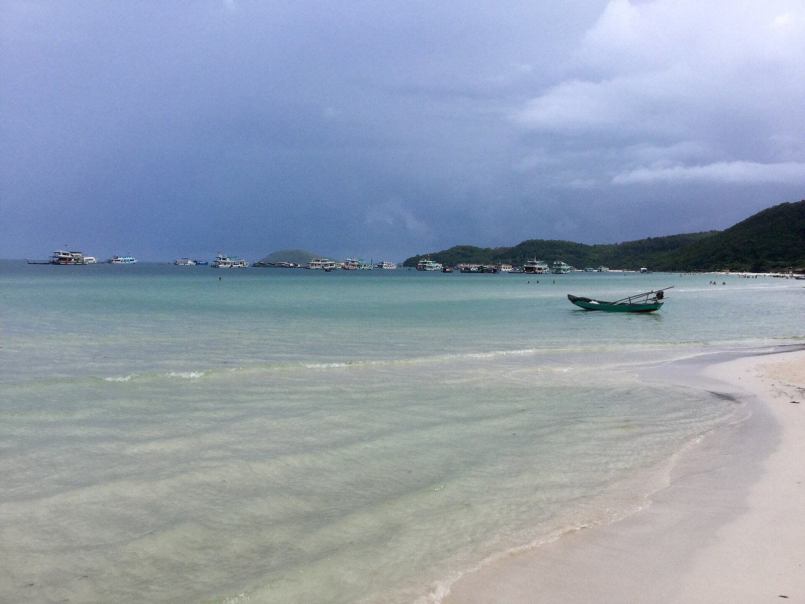 Bai Sao Beach - Phu Quoc Island — Photo: Prince Roy, CC BY 2.0, via Wikimedia Commons
