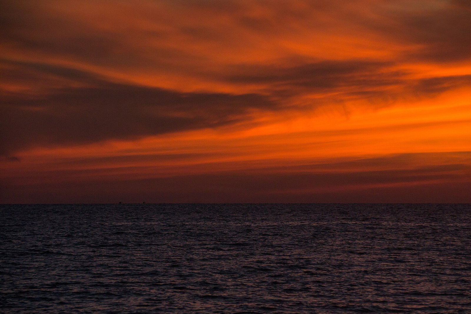 Sunset on the Long Beach in Phu Quoc Island, Vietnam — Photo: Alexey Komarov, CC BY-SA 4.0, via Wikimedia Commons