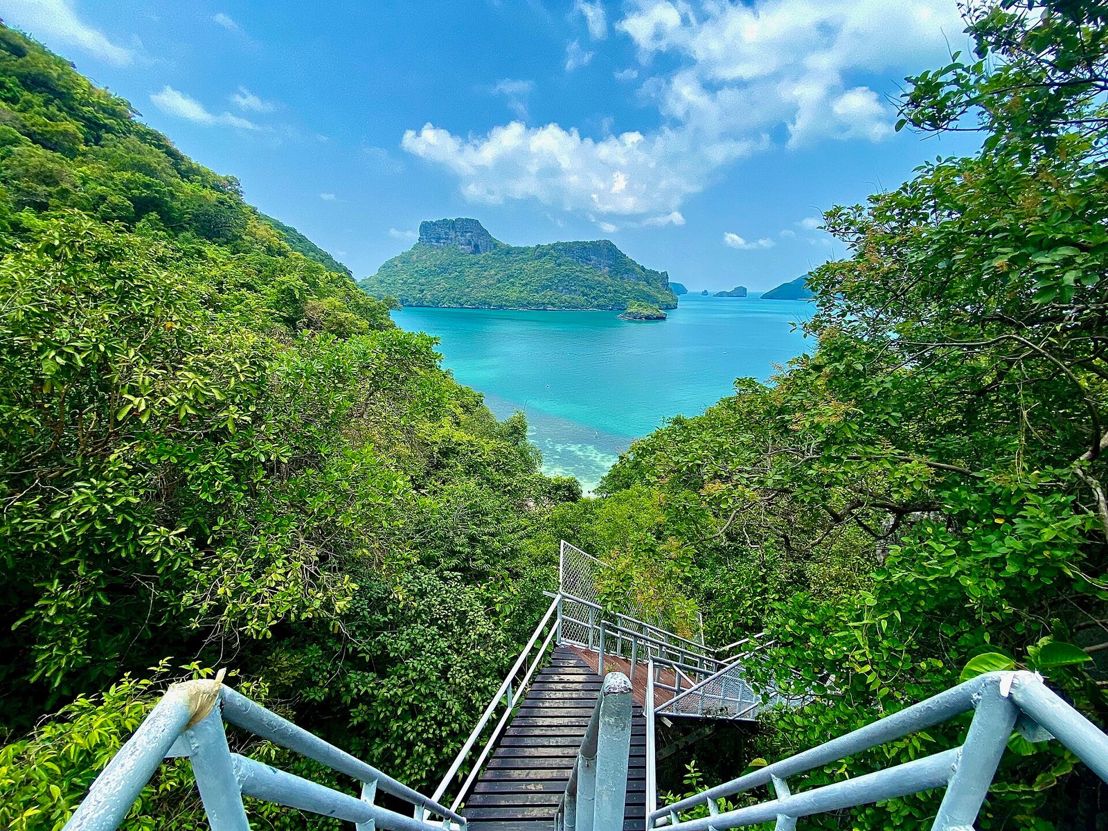 Mu Ko Ang Thong National Marine Park Koh Samui Thailand — Photo: Livingfilms23, CC BY-SA 4.0, via Wikimedia Commons