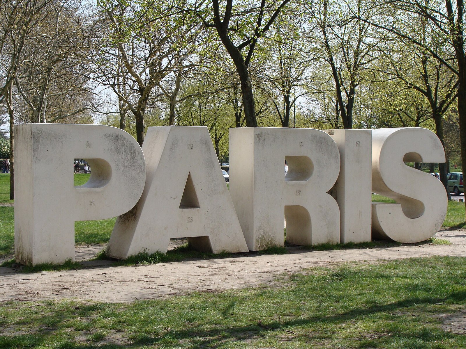 at the entry of the Parc Floral de Paris — Photo: Jebulon, CC BY-SA 3.0, via Wikimedia Commons