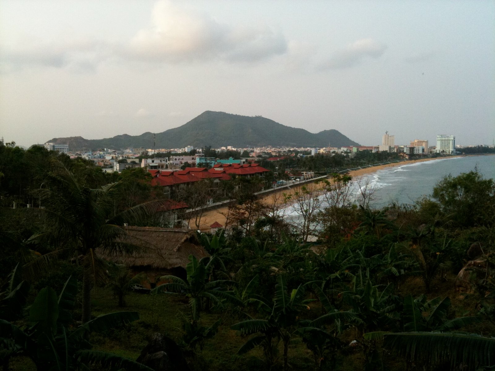 Quy Nhon vs Nha Trang 2026: Which Coast Fits You?